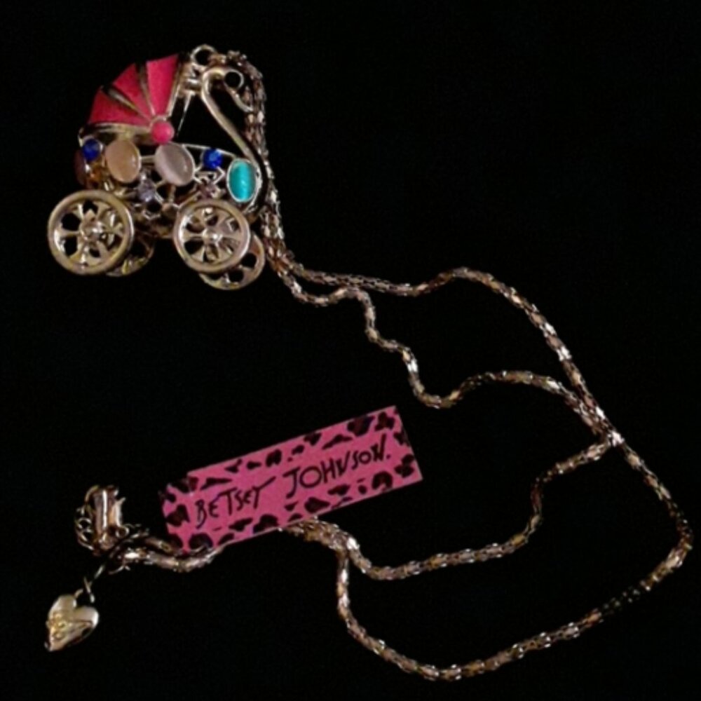 Betsey Johnson JEWELED SWAN CARRIAGE NECKLACE - Picture 3 of 8